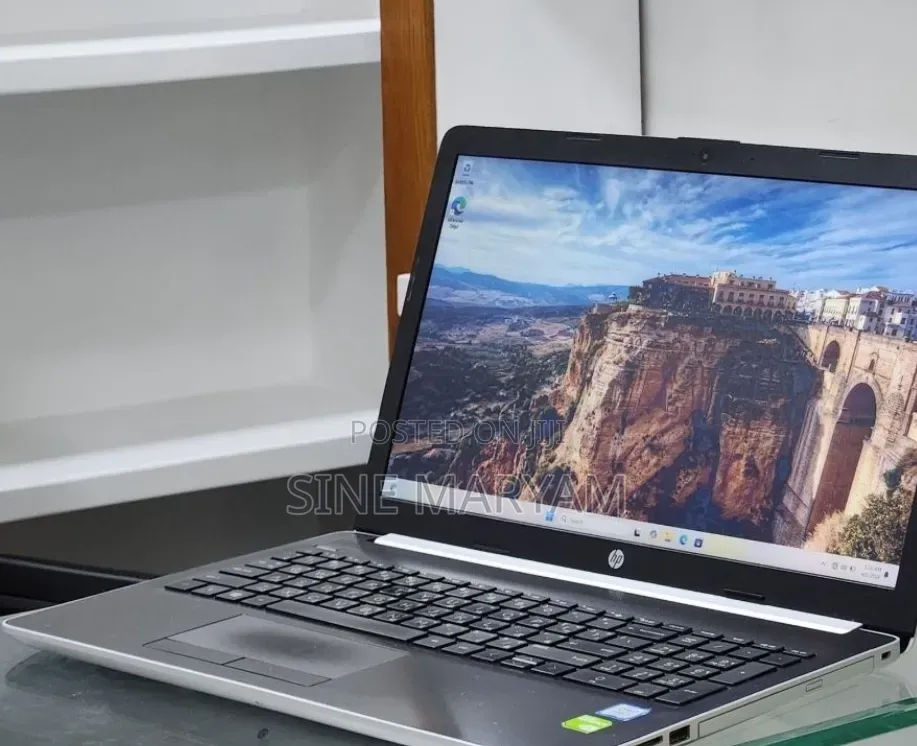 New Laptop HP Pavilion 15 8GB Intel Core i7 SSD 512GB