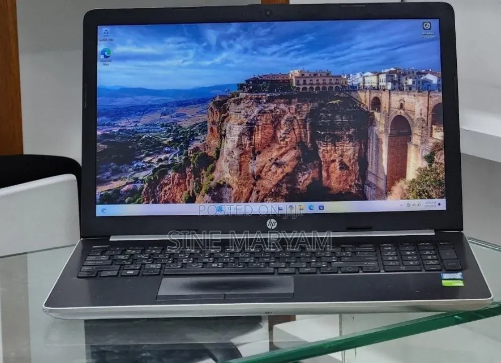 New Laptop HP Pavilion 15 8GB Intel Core i7 SSD 512GB