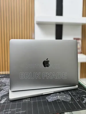 New Laptop Apple MacBook Pro 2017 16GB Intel Core i5 SSD 256GB