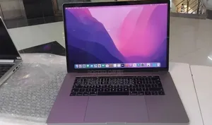 New Laptop Apple MacBook Pro 2017 16GB Intel Core i7 SSD 512GB