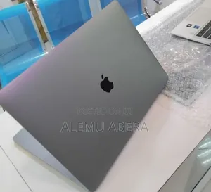 New Laptop Apple MacBook Pro 2017 16GB Intel Core i7 SSD 512GB