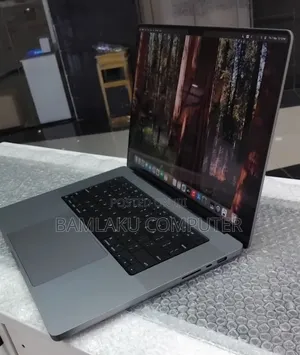 New Laptop Apple MacBook Pro 2021 M1 32GB Apple M1 Pro SSD 1T