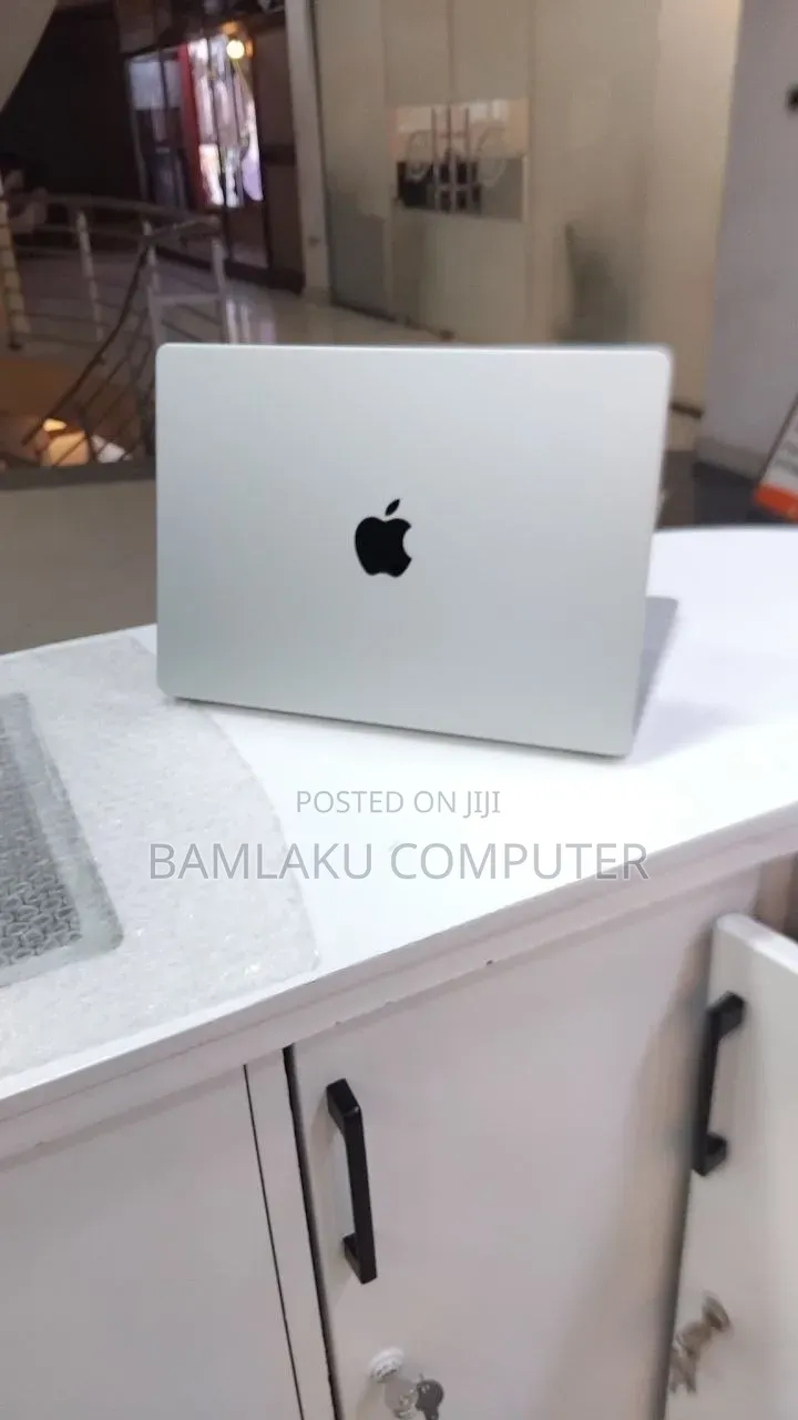 New Laptop Apple MacBook Pro 2021 M1 16GB Apple M1 Pro SSD 512GB