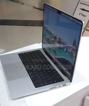 New Laptop Apple MacBook Pro 2021 M1 16GB Apple M1 Pro SSD 512GB