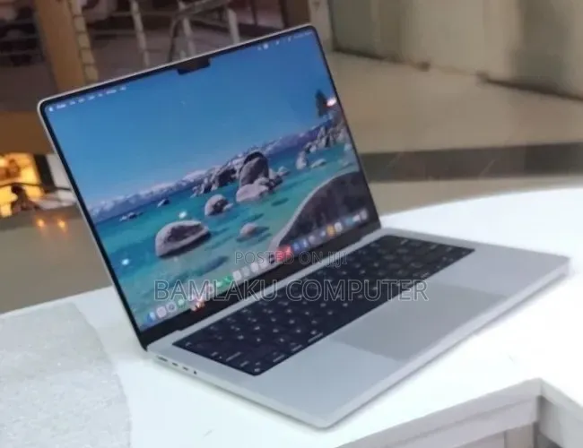 New Laptop Apple MacBook Pro 2021 M1 16GB Apple M1 Pro SSD 512GB
