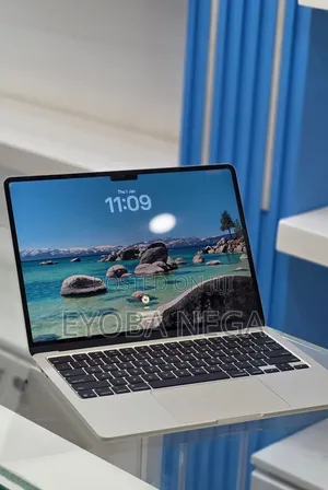 New Laptop Apple MacBook Air 2025 M4 13-inch 16GB Apple M4 SSD 256GB