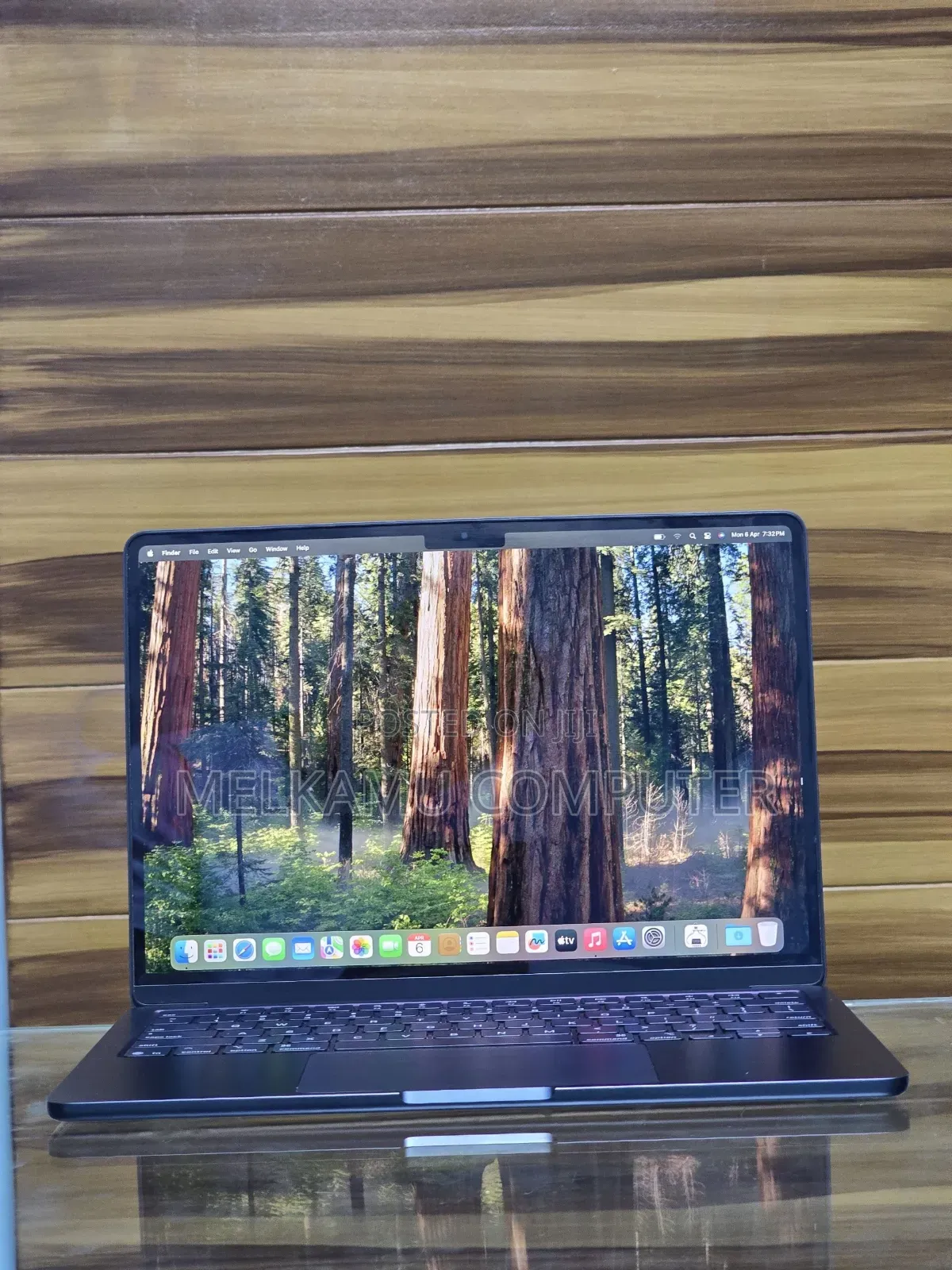 New Laptop Apple MacBook Air 2025 M4 13-inch 16GB AMD Ryzen 3 SSD 256GB