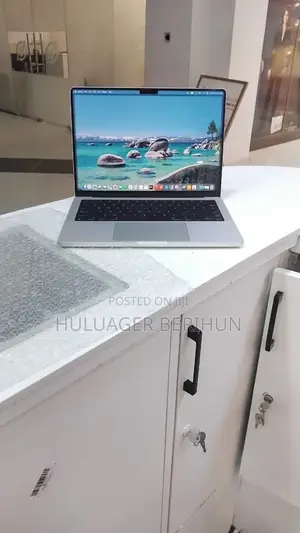 New Laptop Apple MacBook Pro 2021 M1 16GB Intel Core i7 SSD 512GB