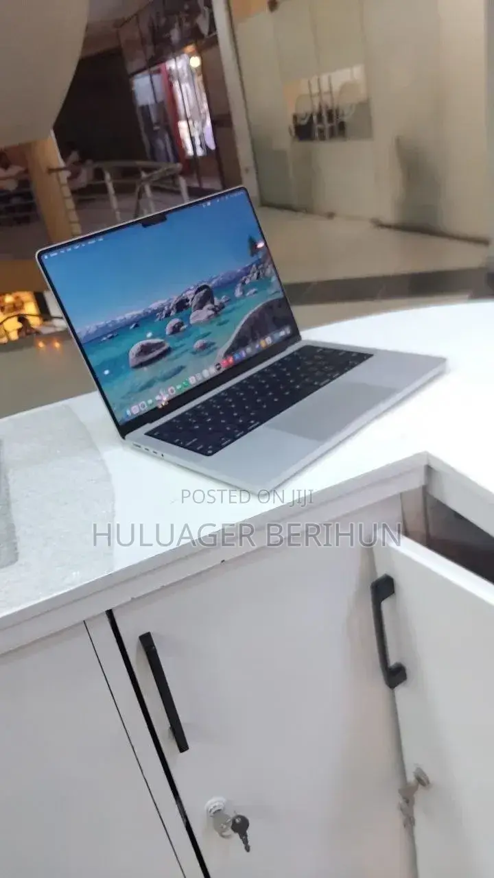 New Laptop Apple MacBook Pro 2021 M1 16GB Intel Core i7 SSD 512GB