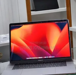 New Laptop Apple MacBook Pro 2017 16GB Intel Core i7 SSD 512GB