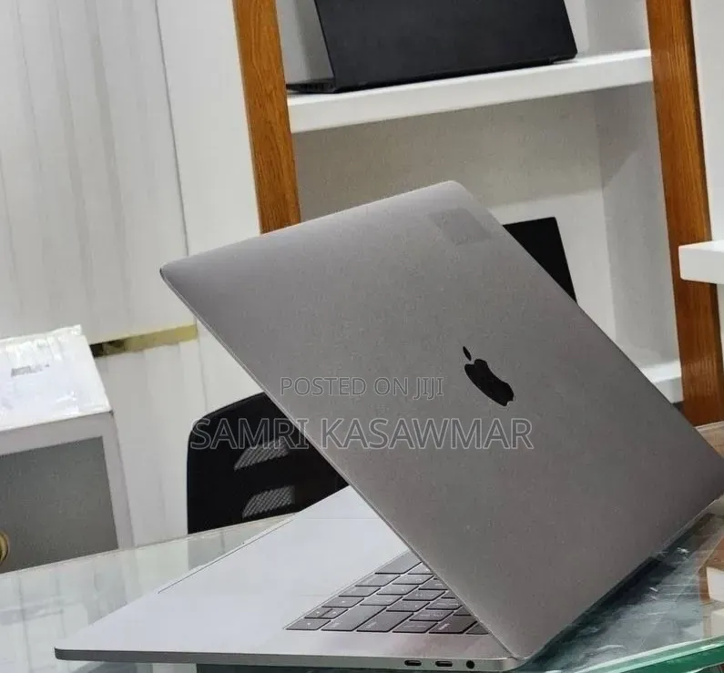 New Laptop Apple MacBook Pro 2017 16GB Intel Core i7 SSD 512GB