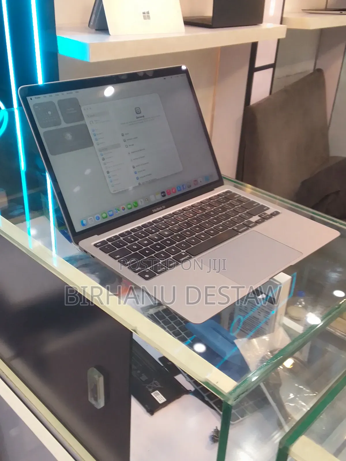 New Laptop Apple MacBook Air 2020 M1 16GB Apple M1 SSD 512GB