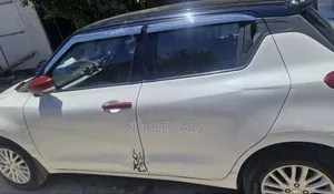 Suzuki Swift 2022 Silver