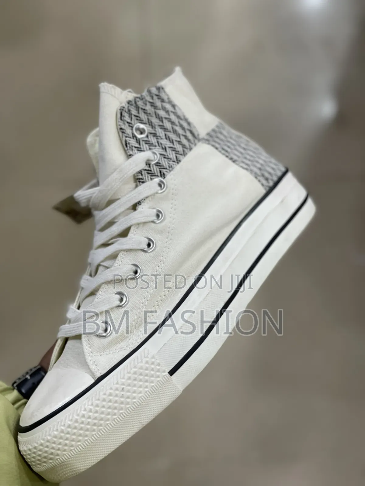 Converse Chunk Taylor All Star in Cream