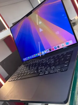 New Laptop Apple MacBook Pro 2023 M3 14-inch 18GB Apple M3 SSD 512GB