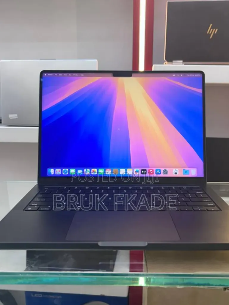 New Laptop Apple MacBook Pro 2023 M3 14-inch 18GB Apple M3 SSD 512GB