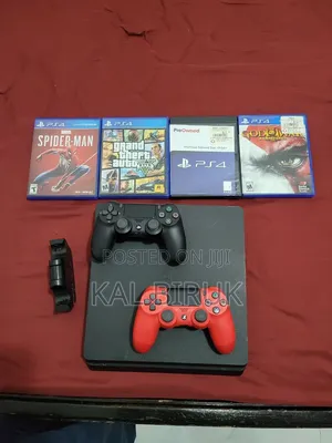 Ps4 Slim With 2 Controller