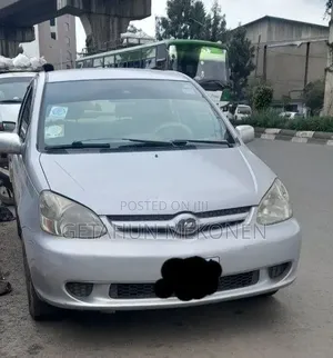 Toyota Platz 2004 Silver