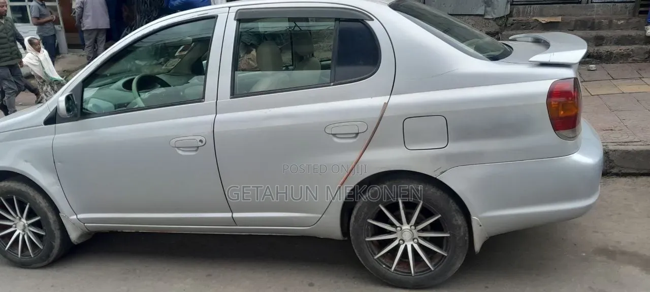 Toyota Platz 2004 Silver