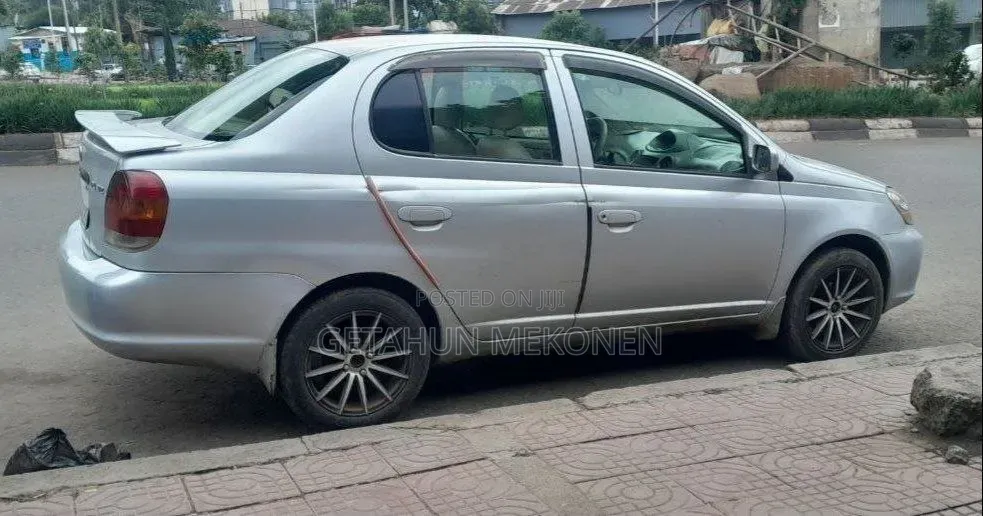 Toyota Platz 2004 Silver