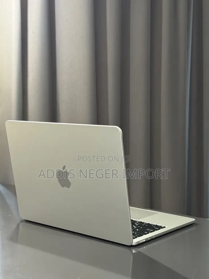 New Laptop Apple MacBook Air 2025 M4 13-inch 16GB Apple M4 SSD 256GB