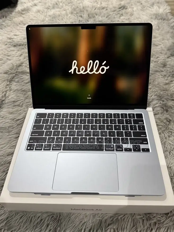 New Laptop Apple MacBook Air 2025 M4 13-inch 16GB Apple M4 SSD 256GB
