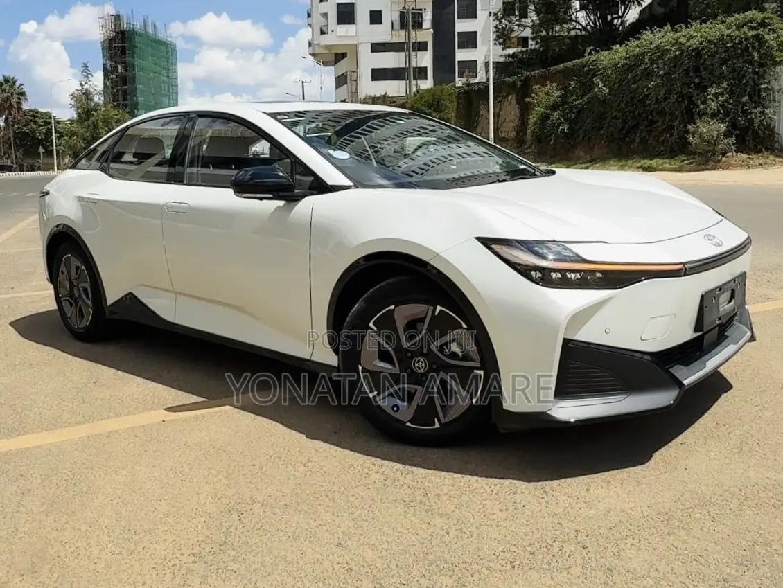 Toyota bZ3 2025 White