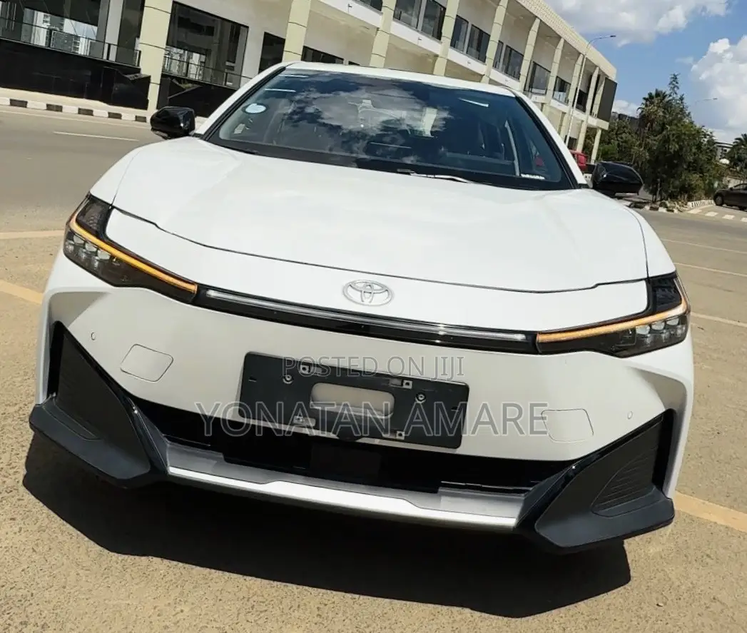 Toyota bZ3 2025 White