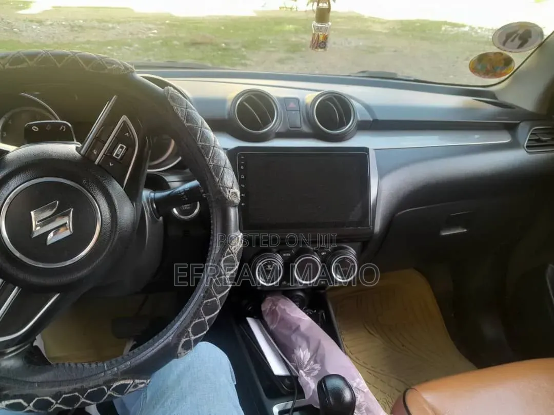 Suzuki Swift 2021 Red