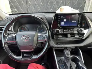 Toyota Highlander Hybrid 2024 Gray