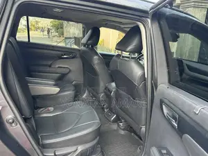Toyota Highlander Hybrid 2024 Gray