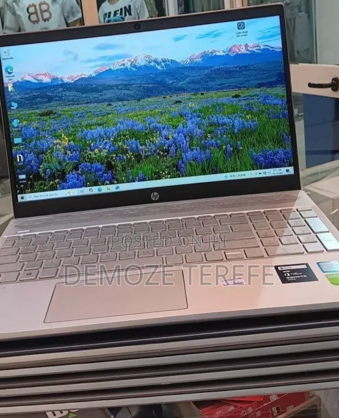 New Laptop HP Pavilion 15 8GB Intel Core i5 SSD 512GB