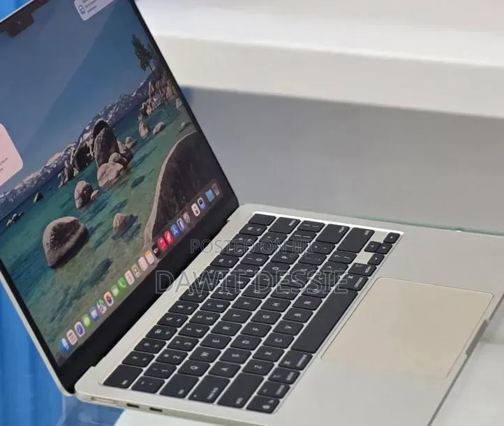 New Laptop Apple MacBook Air 2025 M4 13-inch 16GB Apple M4 SSD 256GB