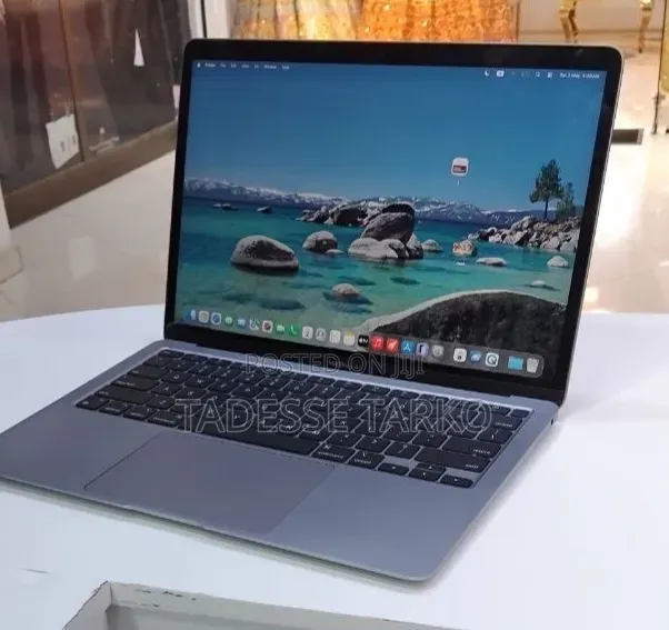 New Laptop Apple MacBook Air 2020 M1 8GB Apple M1 SSD 256GB