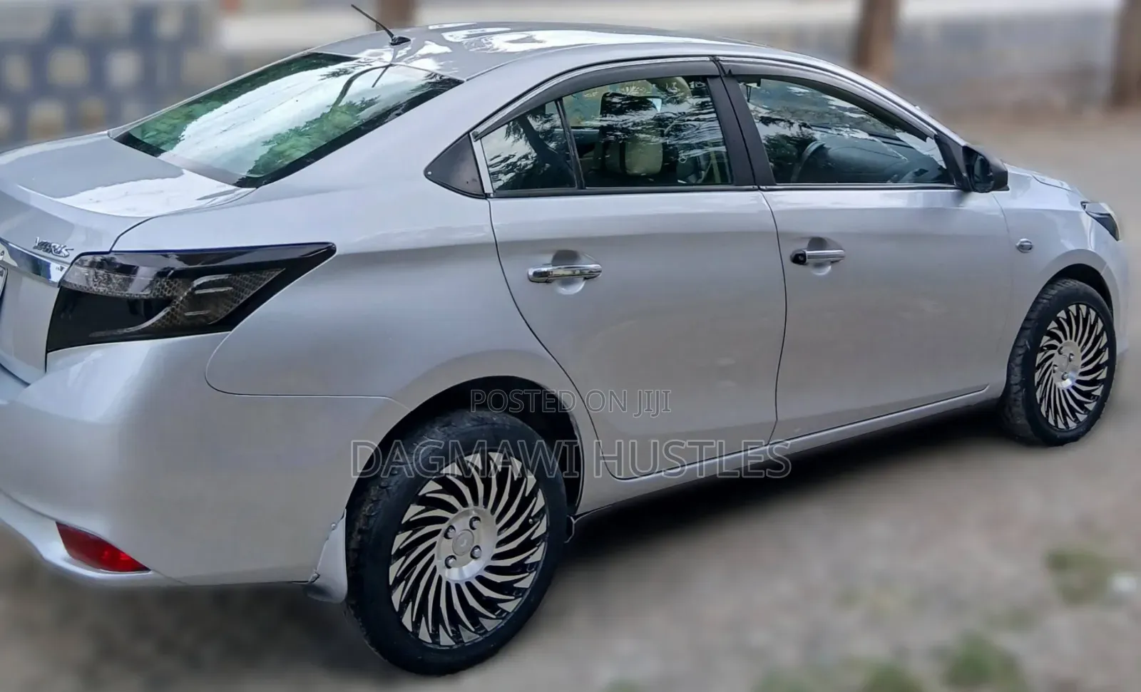 Toyota Yaris 2015 Silver