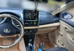 Toyota Yaris 2015 Silver