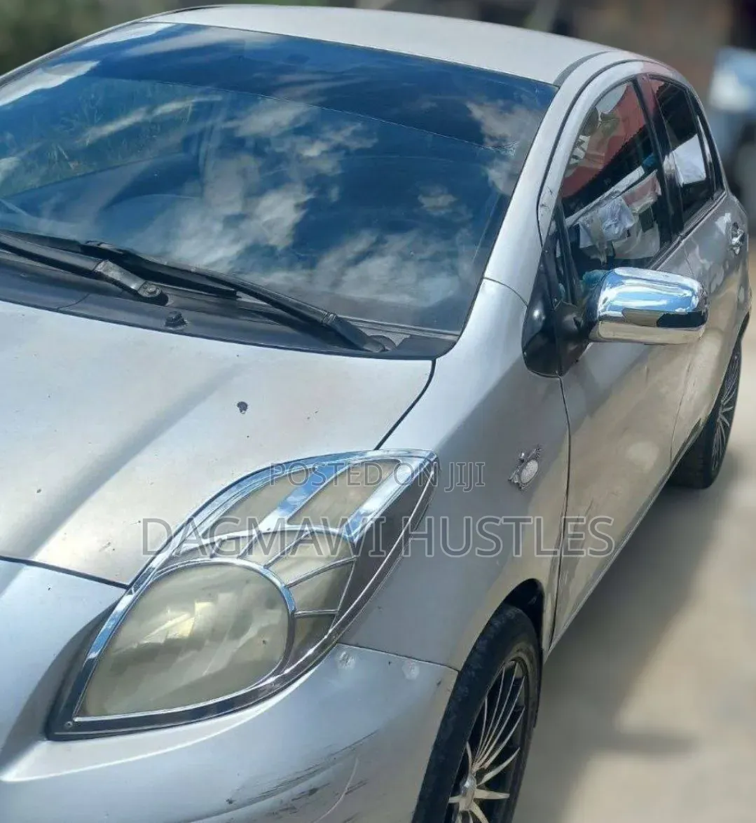 Toyota Yaris 2009 Silver
