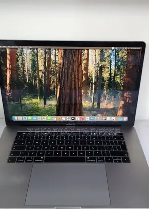 New Laptop Apple MacBook Pro 2017 16GB Intel Core i7 SSD 512GB