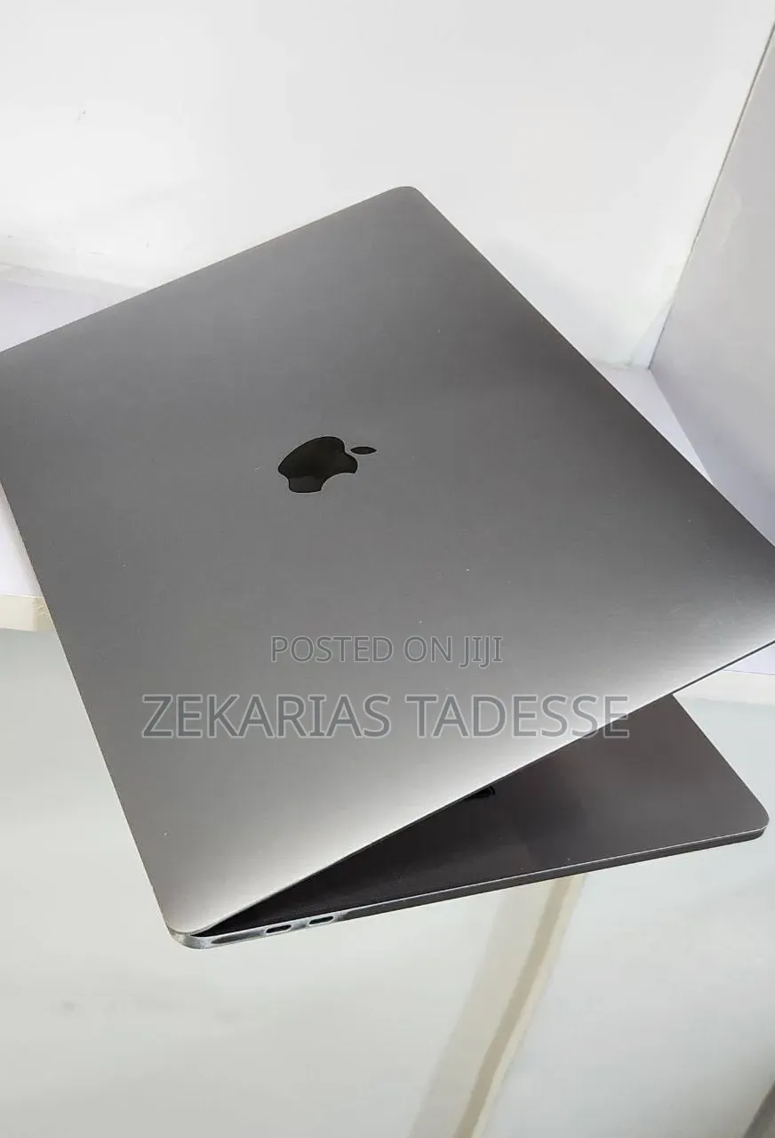 New Laptop Apple MacBook Pro 2017 16GB Intel Core i7 SSD 512GB
