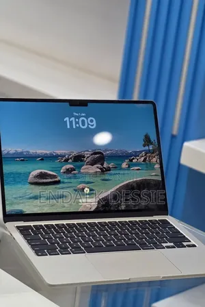 New Laptop Apple MacBook Air 2025 M4 13-inch 16GB Apple M4 SSD 256GB