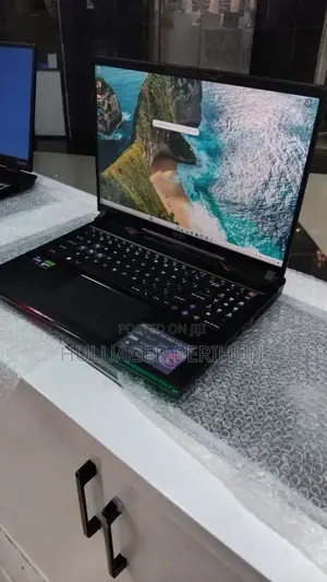 New Laptop MSI Raider GE68HX 13VI-202US 32GB Intel Core i9 SSD 1T