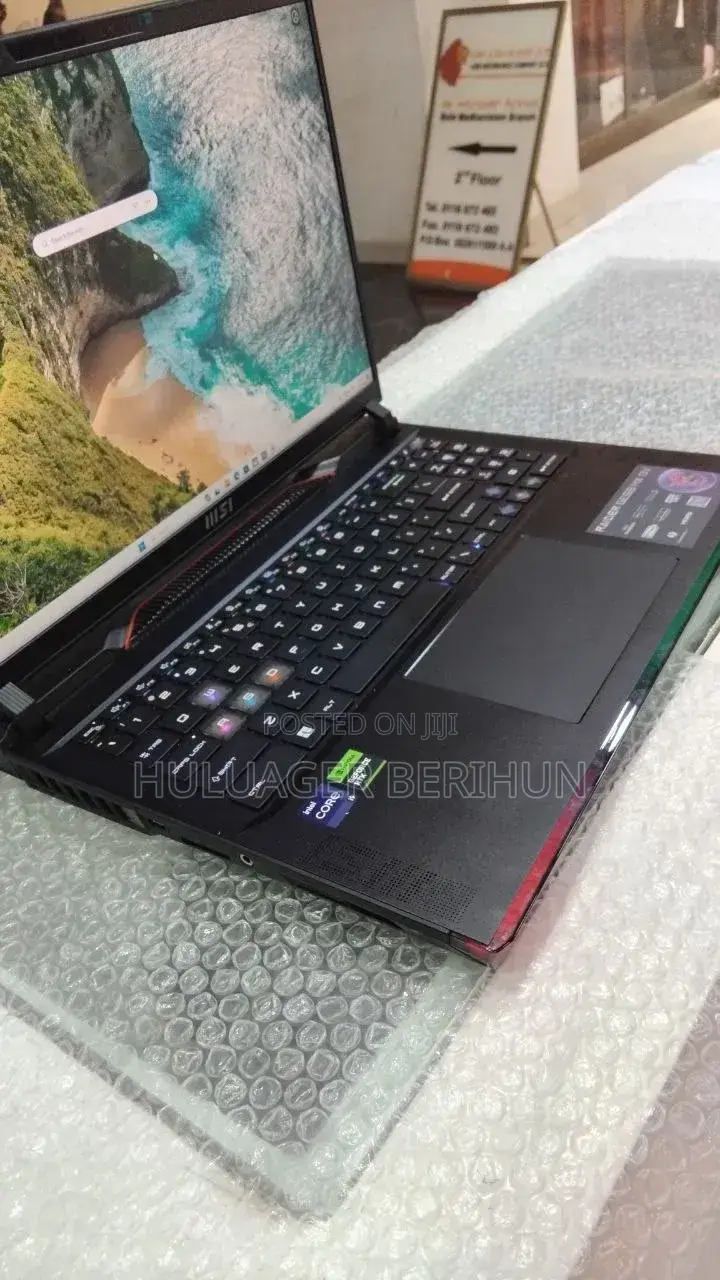 New Laptop MSI Raider GE68HX 13VI-202US 32GB Intel Core i9 SSD 1T