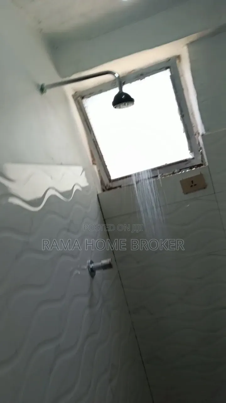 Furnished 2bdrm Condo in ቦሌ አራብሳ ኮንዶሚኒየም, Yeka for sale