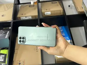 New Samsung Galaxy M53 128 GB Green