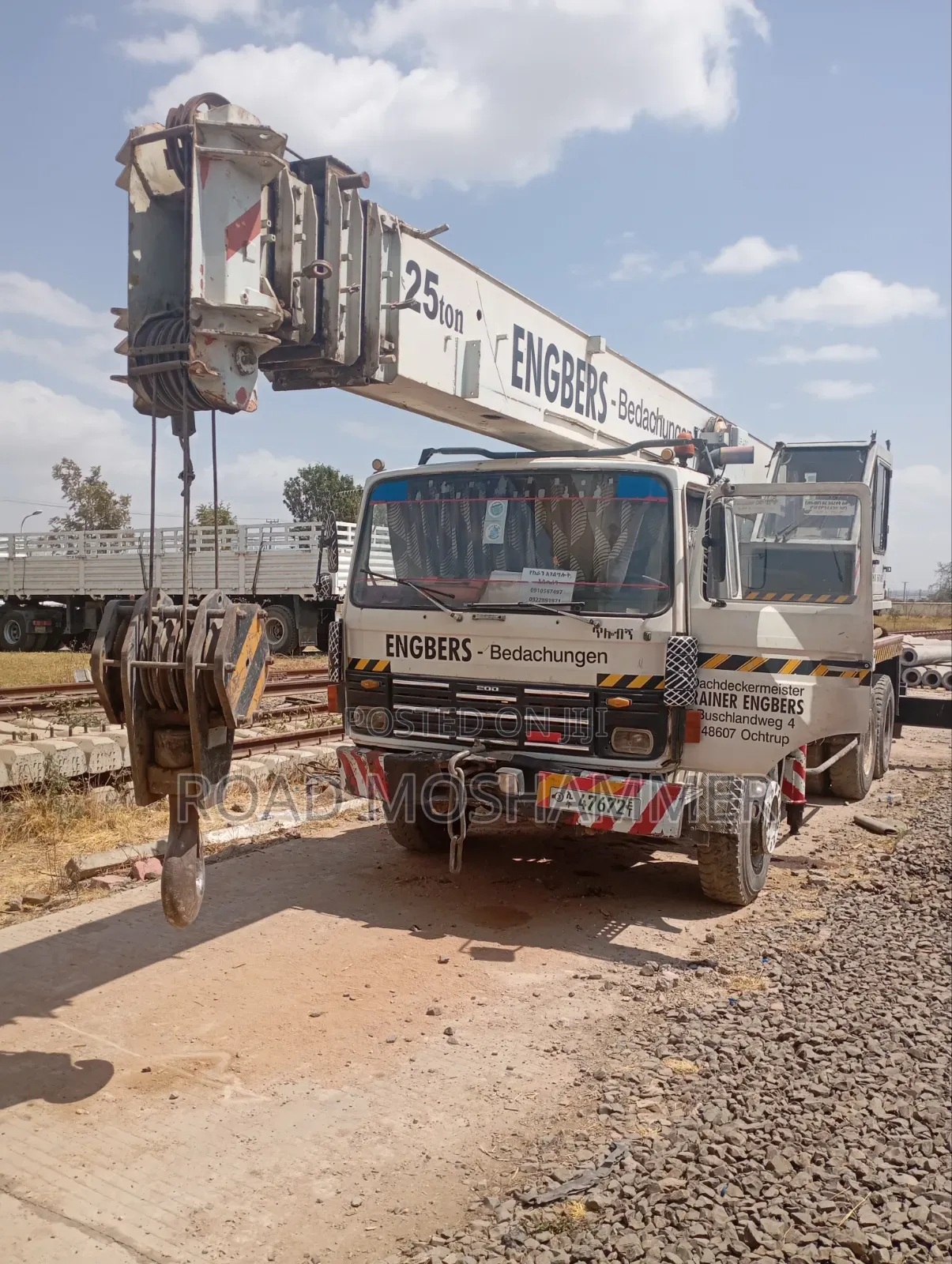 Mobile Crane 25 Ton