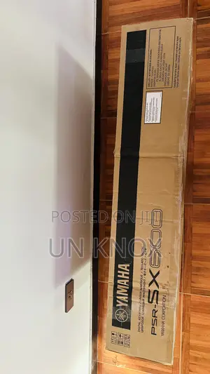 Yamaha PSR Sx 600