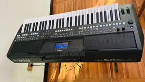 Yamaha PSR Sx 600