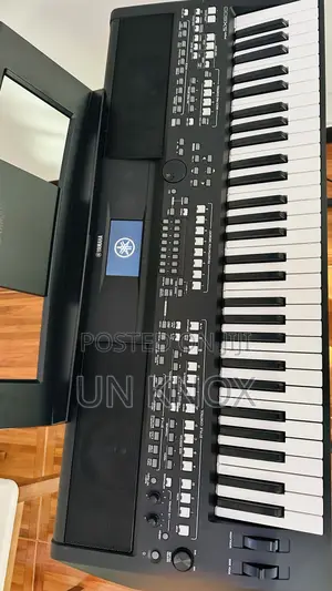 Yamaha PSR Sx 600