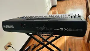 Yamaha PSR Sx 600
