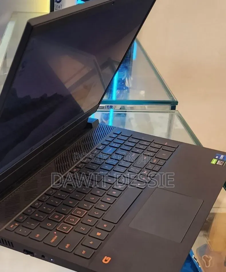 New Laptop Dell 16GB Intel Core i7 SSD 512GB